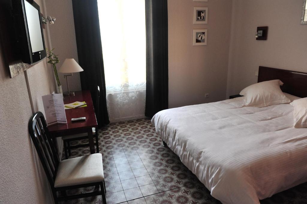 Logis Auberge Restaurant Du Vigneron Cucugnan Zewnętrze zdjęcie