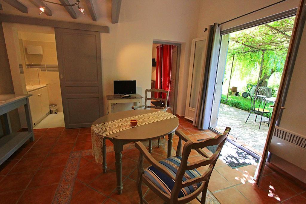 Logis Auberge Restaurant Du Vigneron Cucugnan Zewnętrze zdjęcie