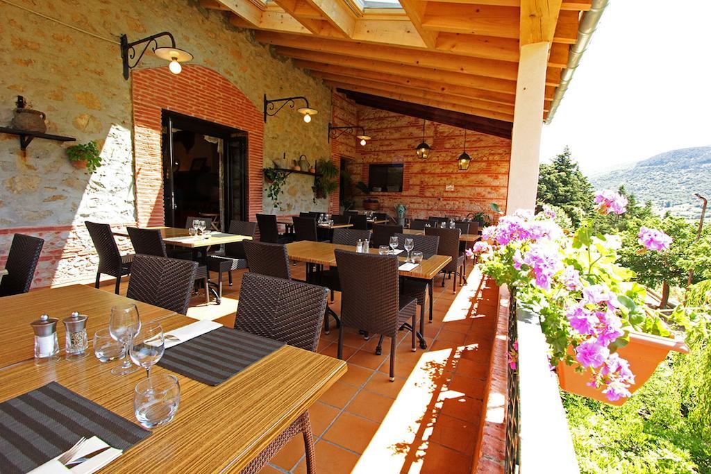 Logis Auberge Restaurant Du Vigneron Cucugnan Zewnętrze zdjęcie
