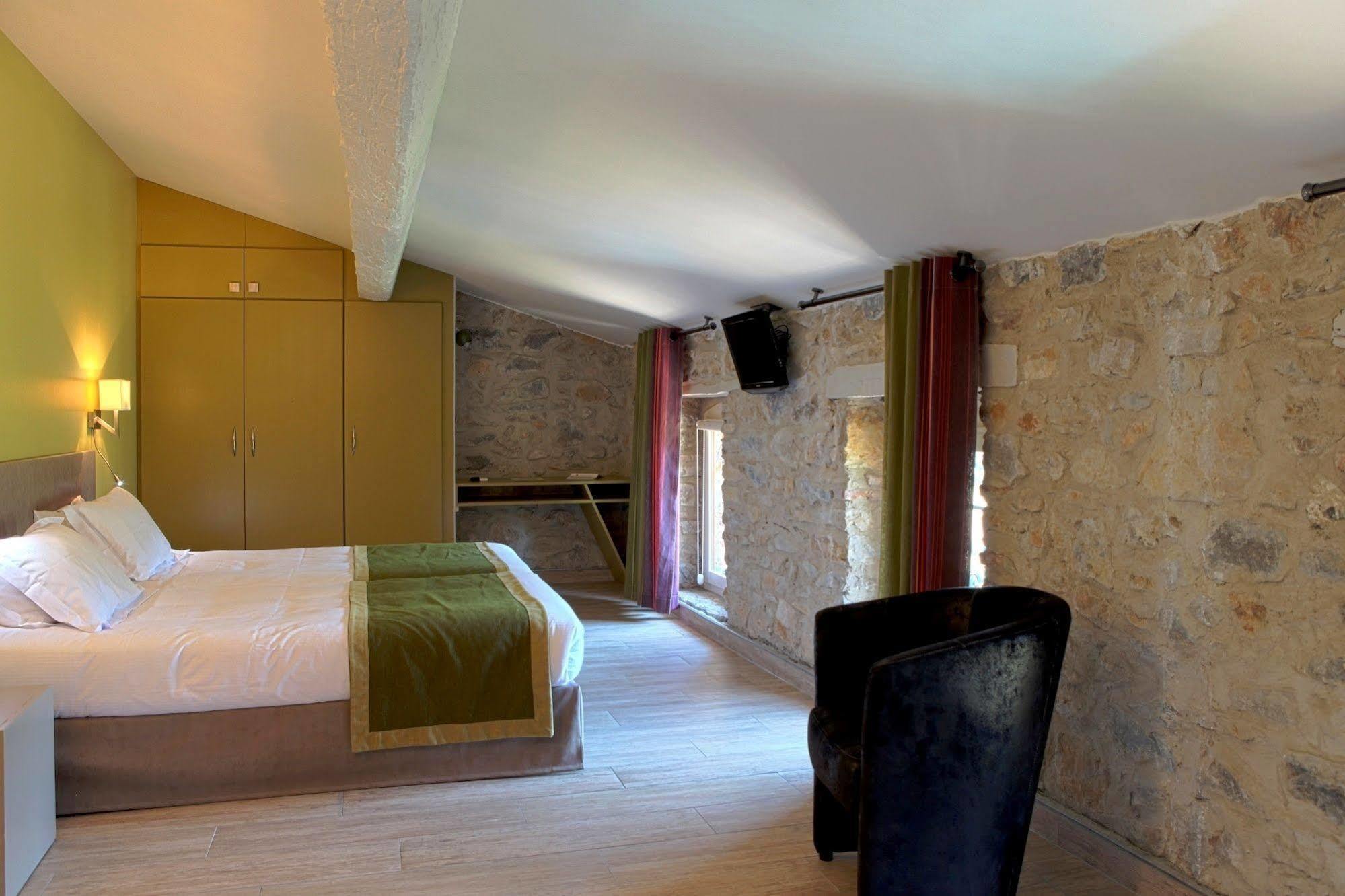 Logis Auberge Restaurant Du Vigneron Cucugnan Zewnętrze zdjęcie